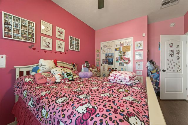 2203 Summit Pass Lane, League City, TX 77573