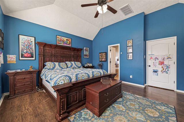 2203 Summit Pass Lane, League City, TX 77573