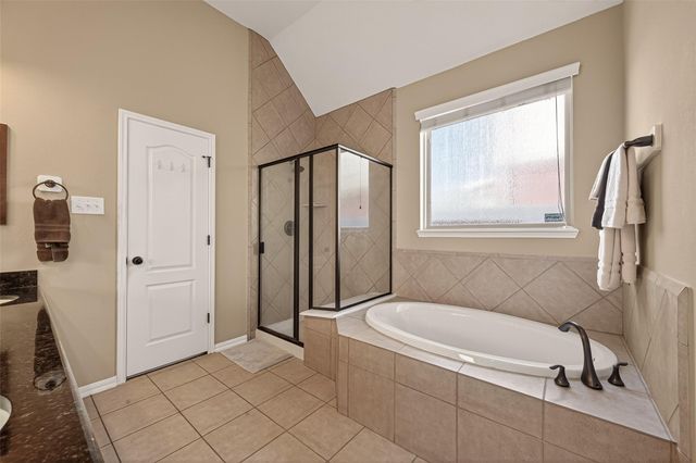 2203 Summit Pass Lane, League City, TX 77573