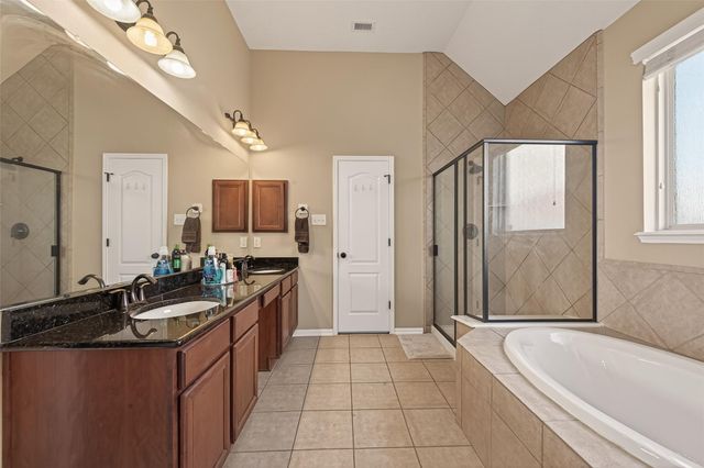 2203 Summit Pass Lane, League City, TX 77573