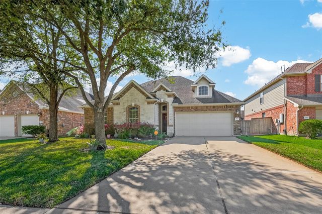 2203 Summit Pass Lane, League City, TX 77573