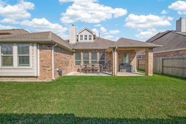 2203 Summit Pass Lane, League City, TX 77573
