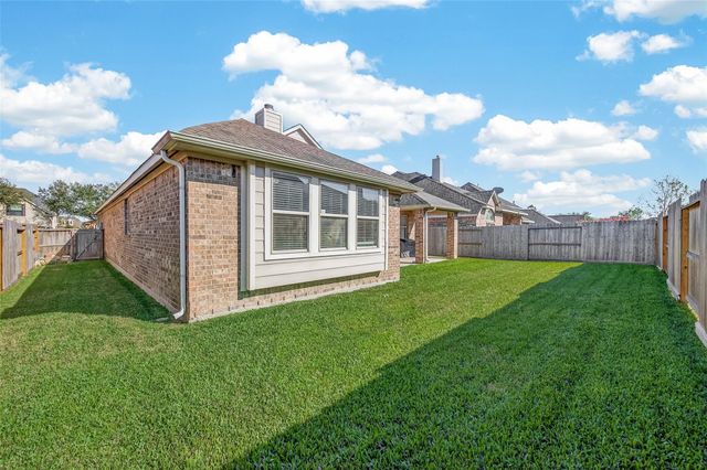 2203 Summit Pass Lane, League City, TX 77573