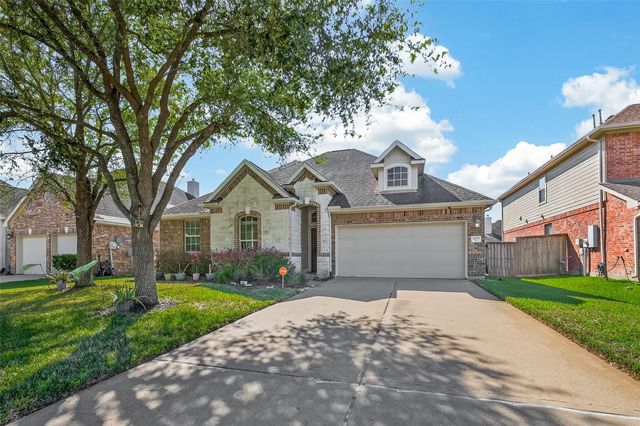 2203 Summit Pass Lane, League City, TX 77573