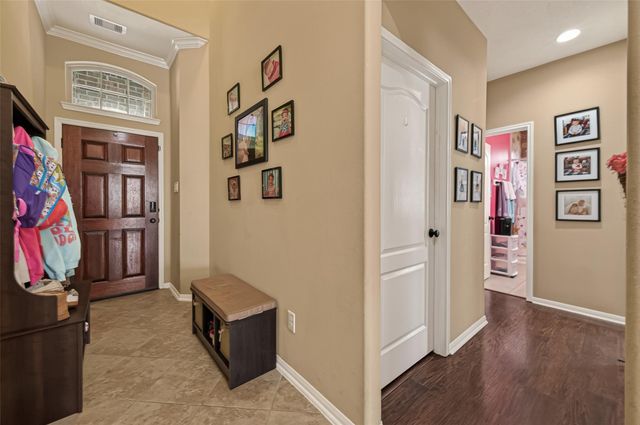 2203 Summit Pass Lane, League City, TX 77573