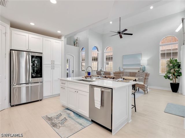 6096 Dogleg DR, Naples, FL 34113