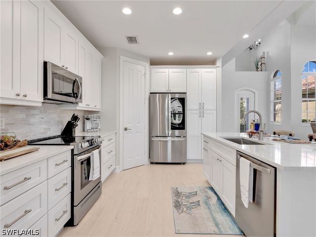 6096 Dogleg DR, Naples, FL 34113