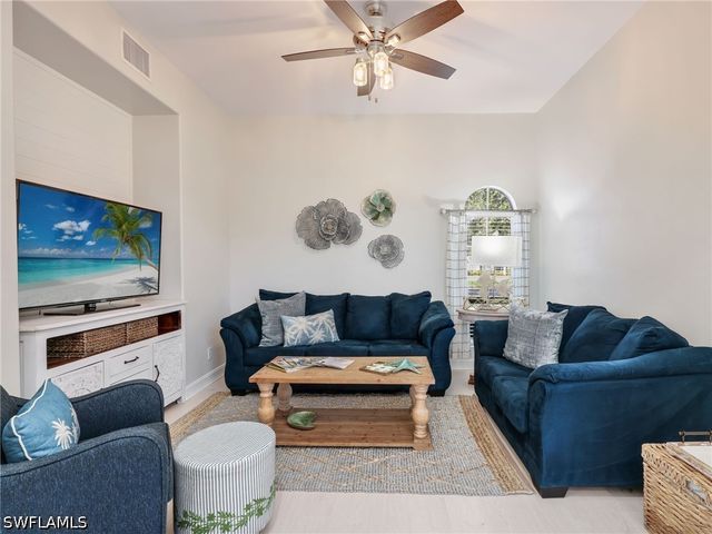 6096 Dogleg DR, Naples, FL 34113