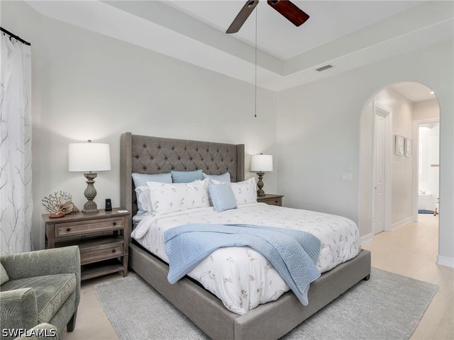 6096 Dogleg DR, Naples, FL 34113