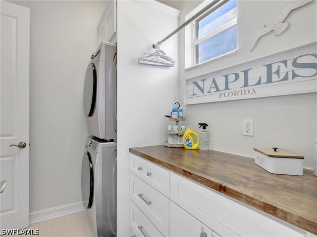 6096 Dogleg DR, Naples, FL 34113