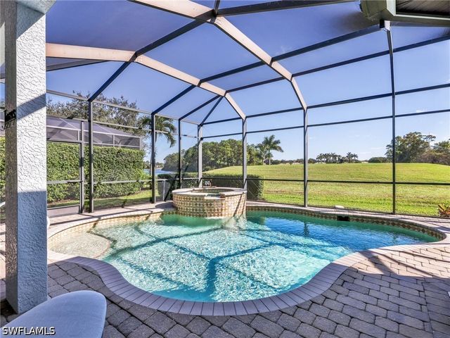 6096 Dogleg DR, Naples, FL 34113