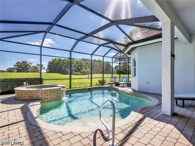6096 Dogleg DR, Naples, FL 34113