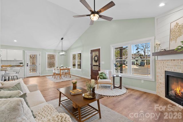 56 White Oak Place, Mars Hill, NC 28754