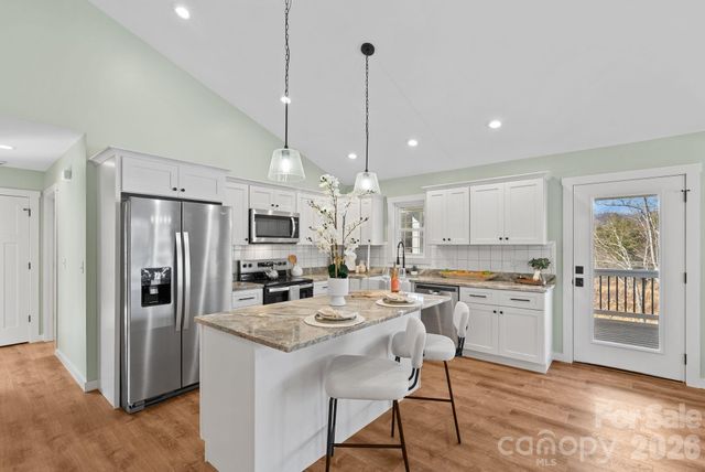 56 White Oak Place, Mars Hill, NC 28754