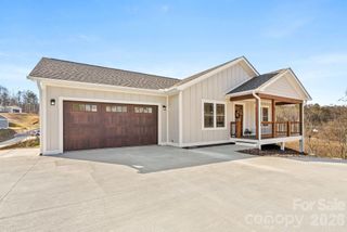 56 White Oak Place, Mars Hill, NC 28754