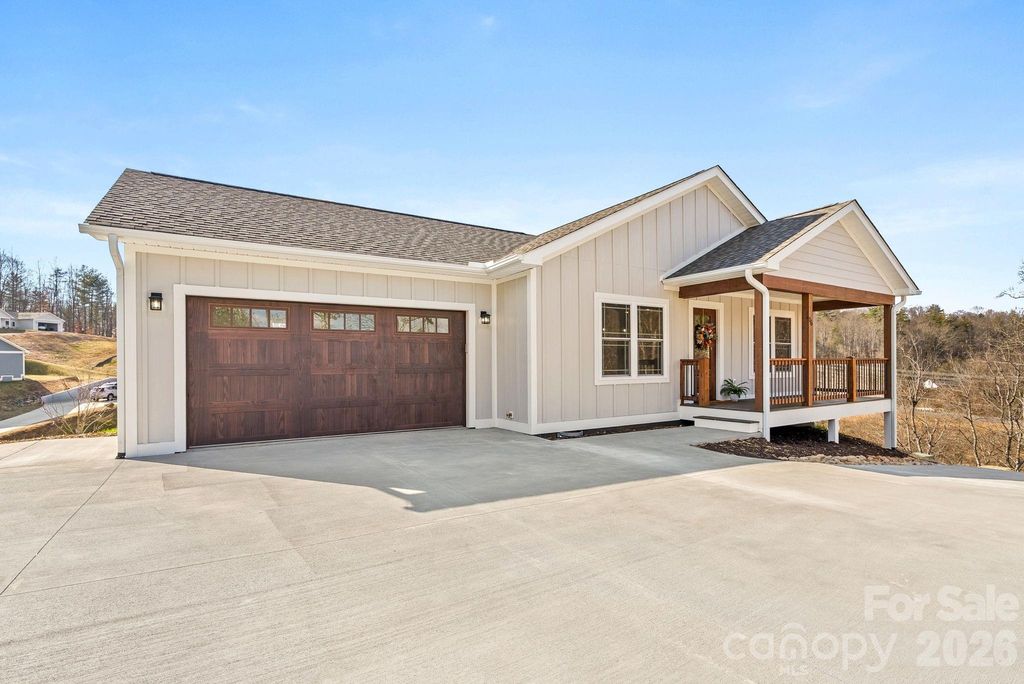 56 White Oak Place, Mars Hill, NC 28754