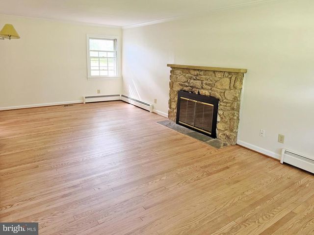 9248 SPRINGS RD, Warrenton, VA 20186