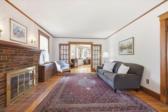 366 Warren St, Needham, MA 02492