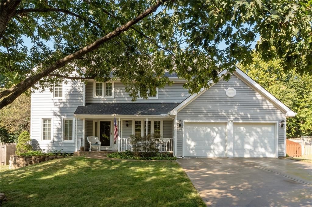 608 S Bittersweet Lane, Lansing, KS 66043 — exterior