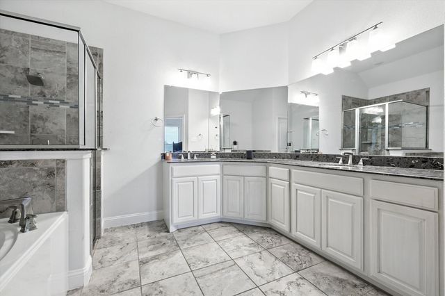 180 Sapphire Lane, Waxahachie, TX 75165