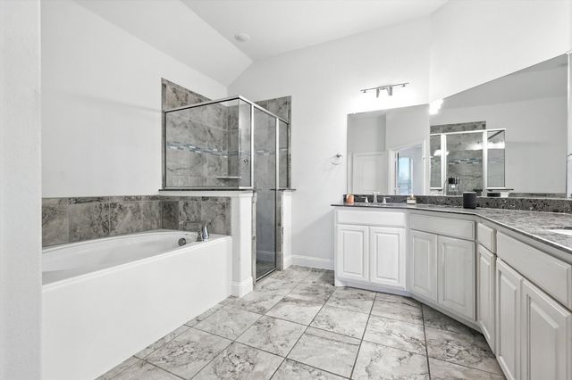 180 Sapphire Lane, Waxahachie, TX 75165