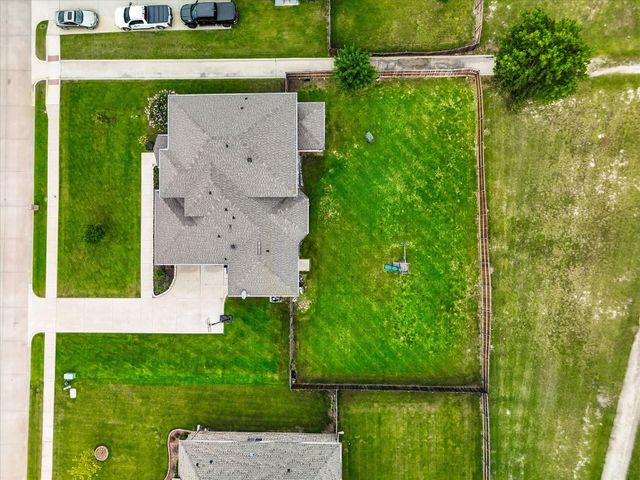 180 Sapphire Lane, Waxahachie, TX 75165