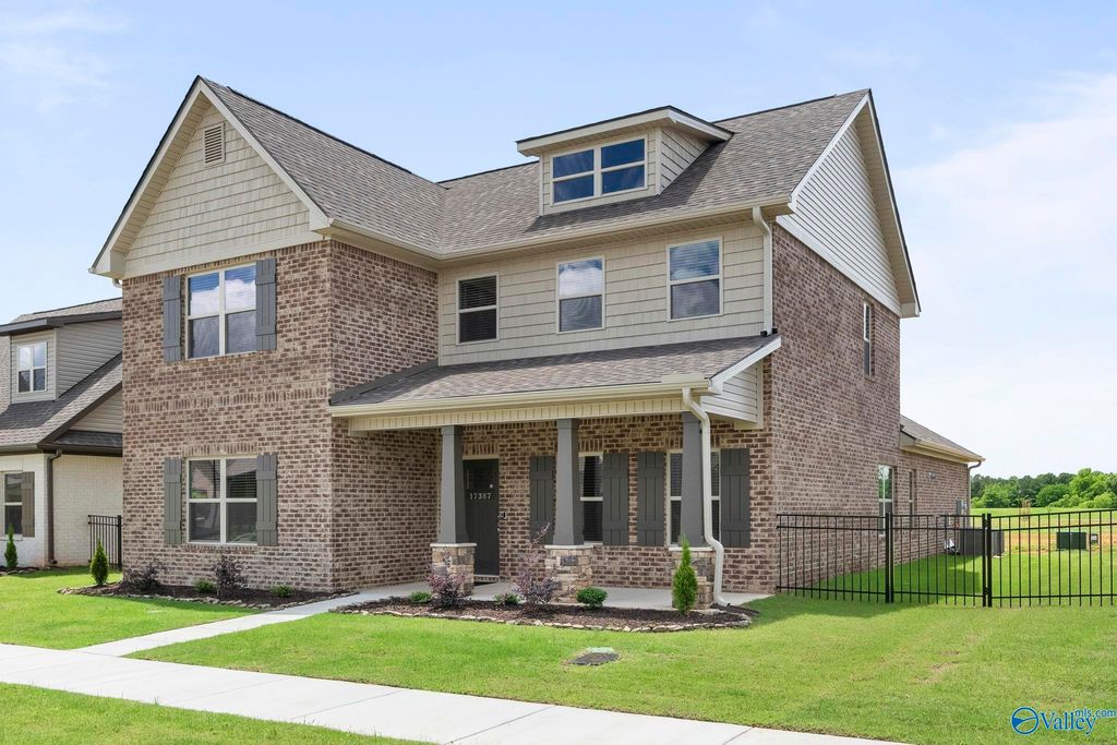 17425 Brooklawn Street, Athens, AL 35611