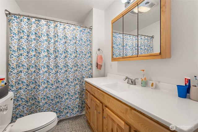 702 King Road, Winlock, WA 98596