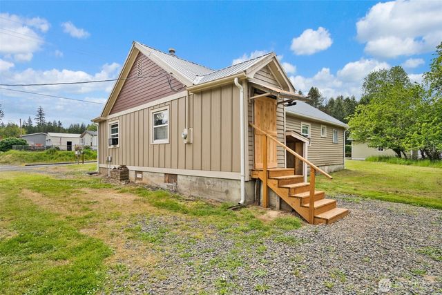702 King Road, Winlock, WA 98596