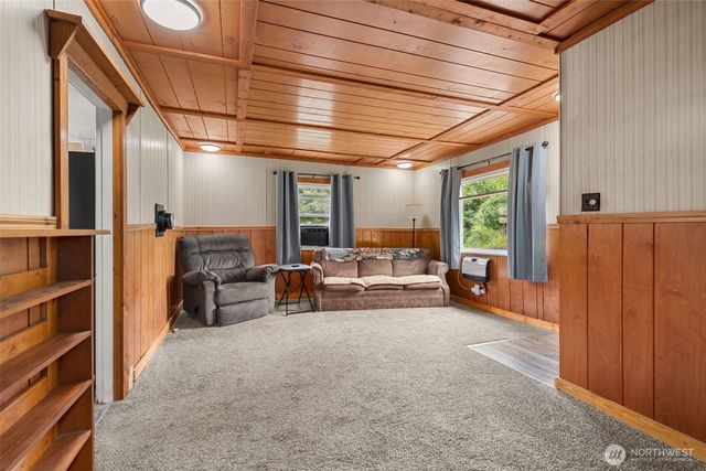 702 King Road, Winlock, WA 98596