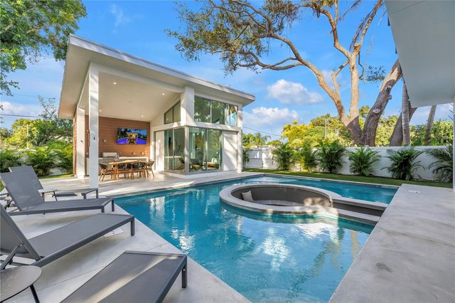 2564 ARLINGTON STREET, Sarasota, FL 34239