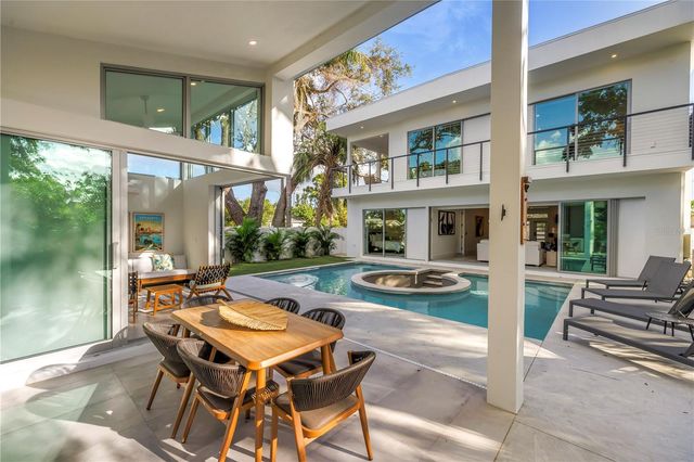 2564 ARLINGTON STREET, Sarasota, FL 34239