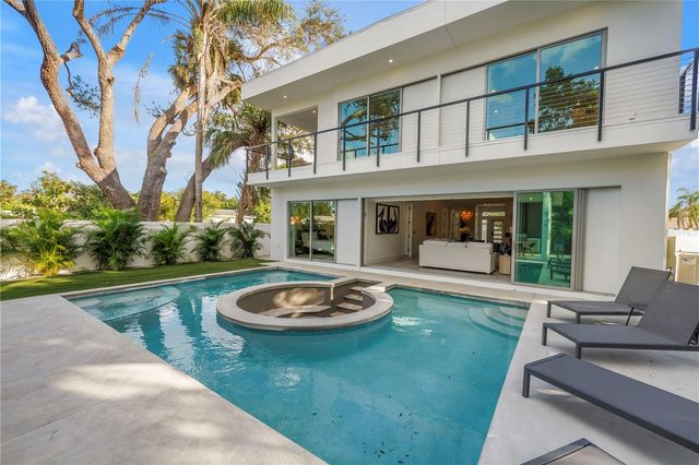 2564 ARLINGTON STREET, Sarasota, FL 34239