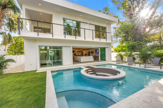 2564 ARLINGTON STREET, Sarasota, FL 34239