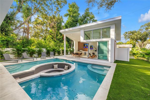 2564 ARLINGTON STREET, Sarasota, FL 34239