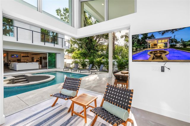 2564 ARLINGTON STREET, Sarasota, FL 34239