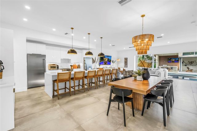 2564 ARLINGTON STREET, Sarasota, FL 34239