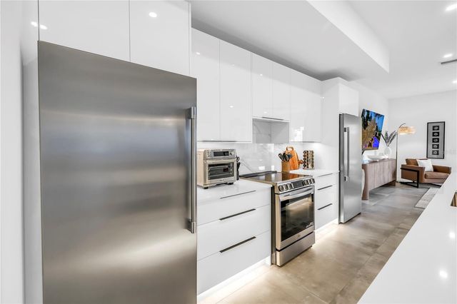 2564 ARLINGTON STREET, Sarasota, FL 34239