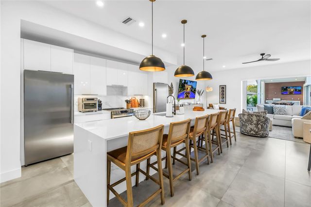2564 ARLINGTON STREET, Sarasota, FL 34239
