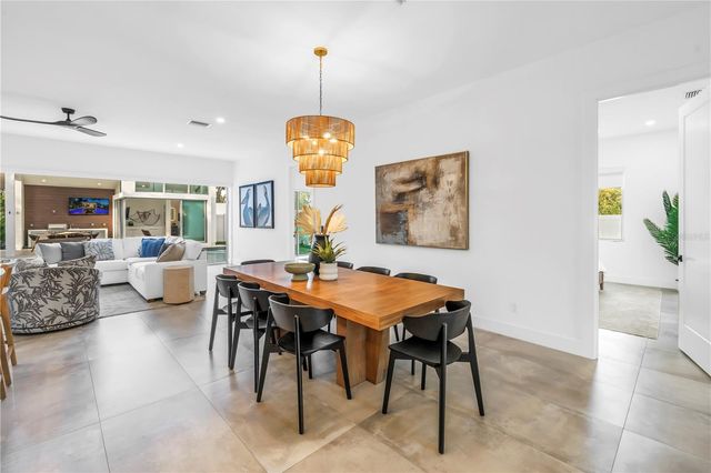 2564 ARLINGTON STREET, Sarasota, FL 34239