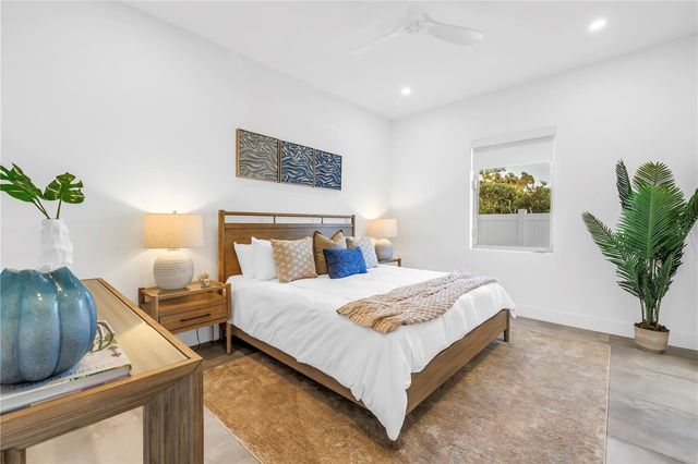 2564 ARLINGTON STREET, Sarasota, FL 34239