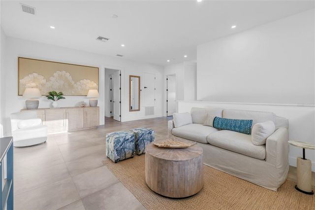 2564 ARLINGTON STREET, Sarasota, FL 34239