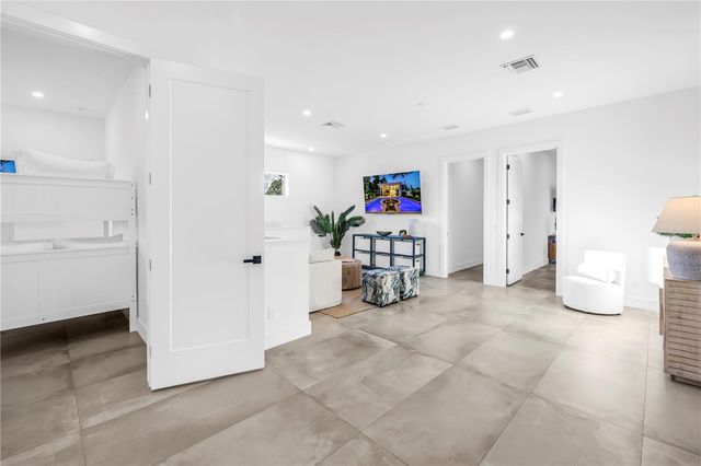 2564 ARLINGTON STREET, Sarasota, FL 34239