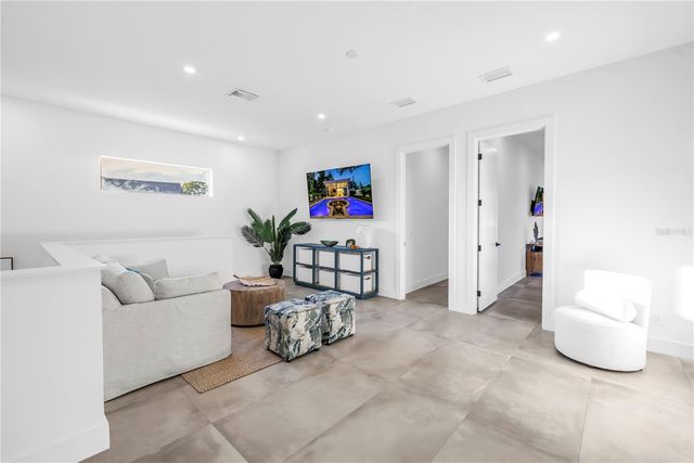 2564 ARLINGTON STREET, Sarasota, FL 34239
