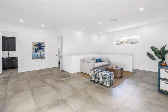 2564 ARLINGTON STREET, Sarasota, FL 34239