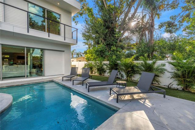 2564 ARLINGTON STREET, Sarasota, FL 34239