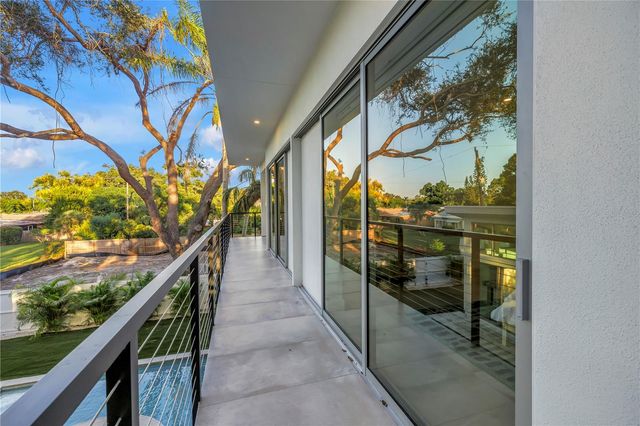 2564 ARLINGTON STREET, Sarasota, FL 34239