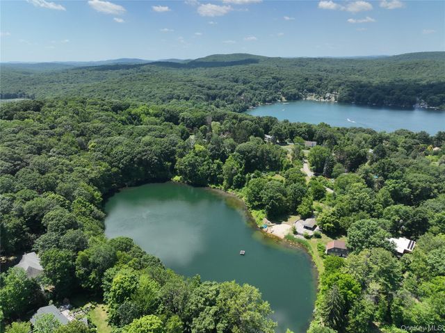 45 Willow Lake Drive, Holmes, NY 12531
