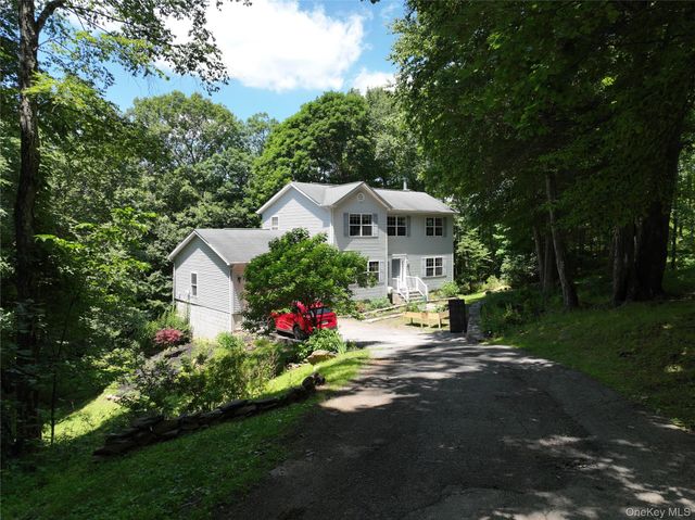 45 Willow Lake Drive, Holmes, NY 12531