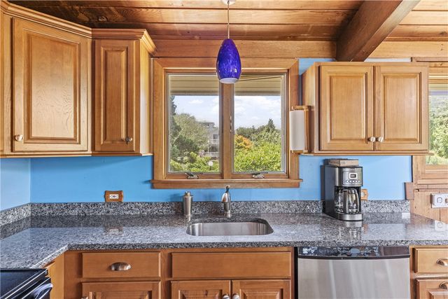 41 Grey Gull Road, Jamestown, RI 02835